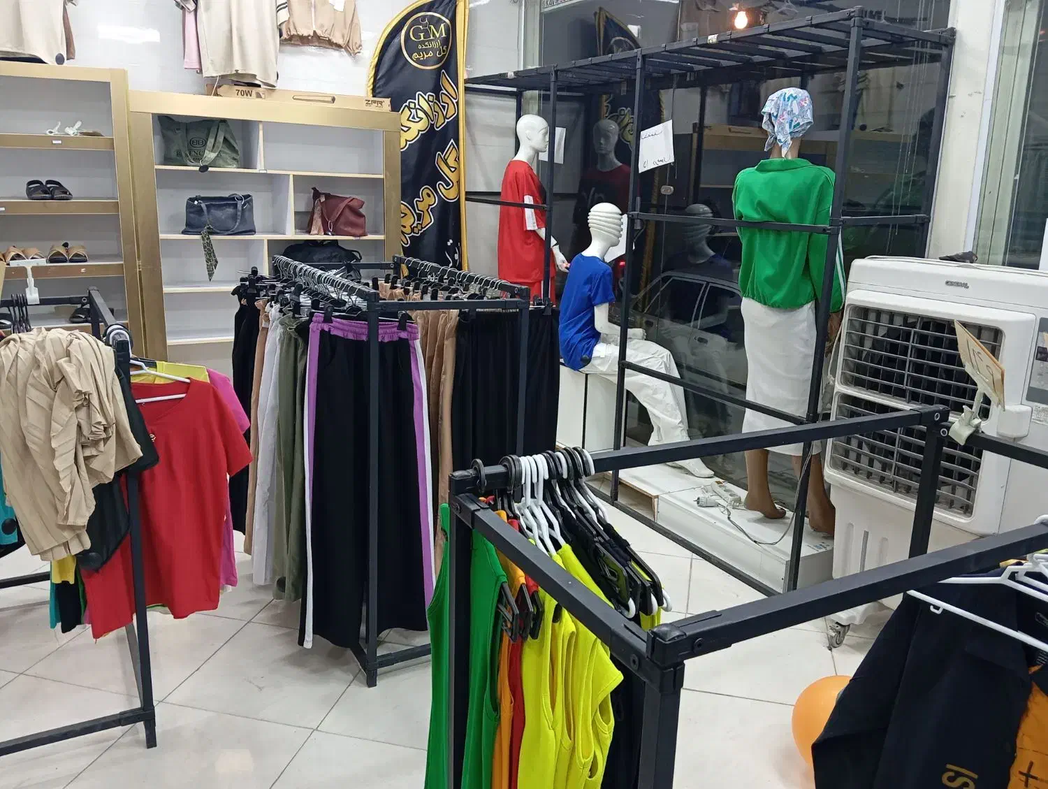 مانکن رگال میز پیشخوان ویترین چوبکار فروشی|فروشگاه و مغازه|بهارستان, |دیوار