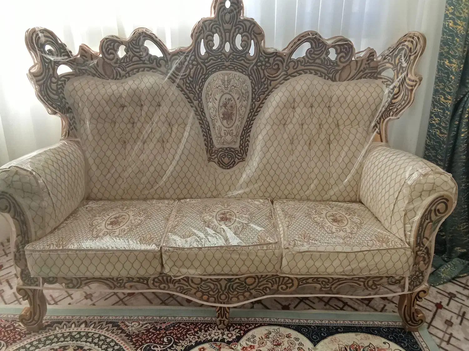 مبل سلطنتی هفت نفره|مبلمان خانگی و میز عسلی|بیرجند, |دیوار