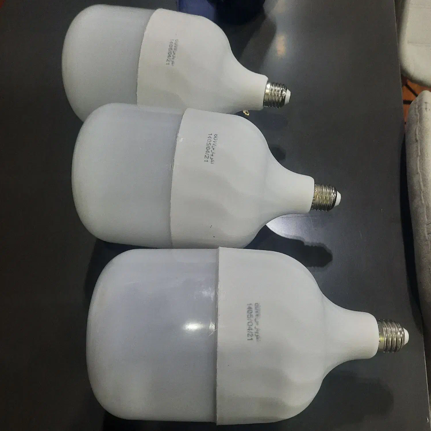 لامپ ۵۰ وات و لامپ ۶۰ وات|لامپ و چراغ|مشهد, طبرسی شمالی|دیوار