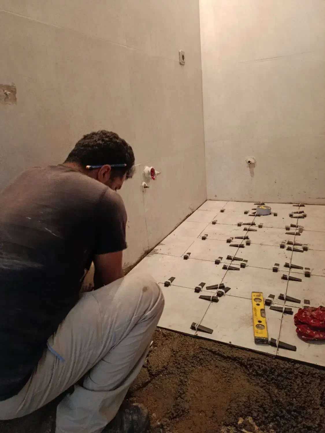 تعمیرات کاشی کار|خدمات پیشه و مهارت|شاهینشهر, اقبال لاهوری|دیوار