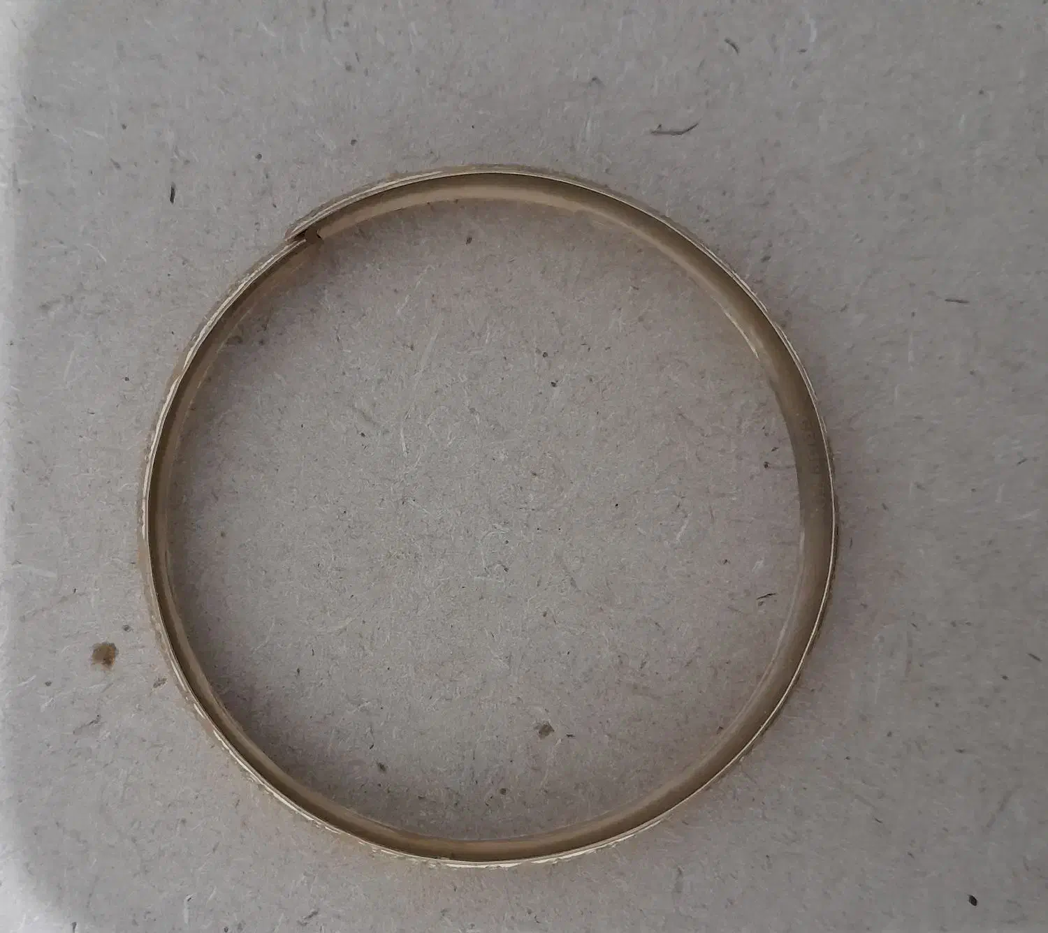 یک عدد النگو شکسته|جواهرات|سنقر, |دیوار