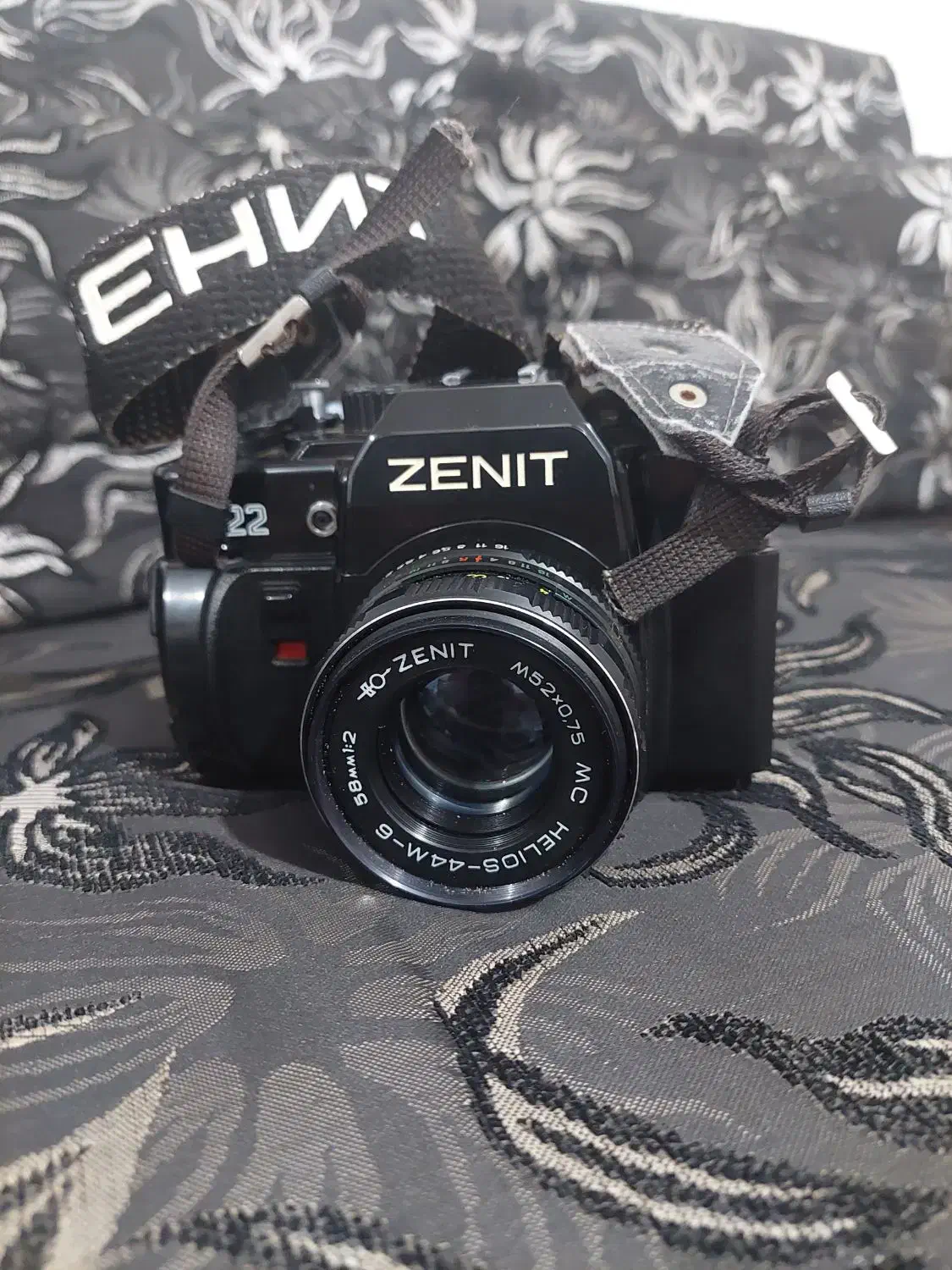 دوربین نوستالژیک زنیت|دوربین عکاسی و فیلم‌برداری|بندر امام خمینی, |دیوار