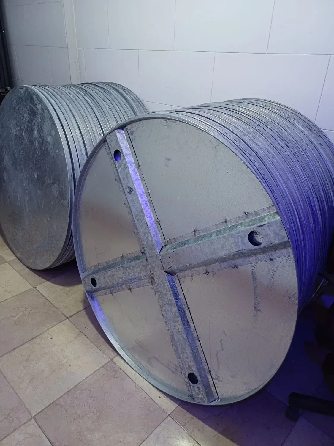 میز گالوانیزه تاشو گرد 60 عدد|میز و صندلی غذاخوری|فیروزآباد (لرستان), |دیوار