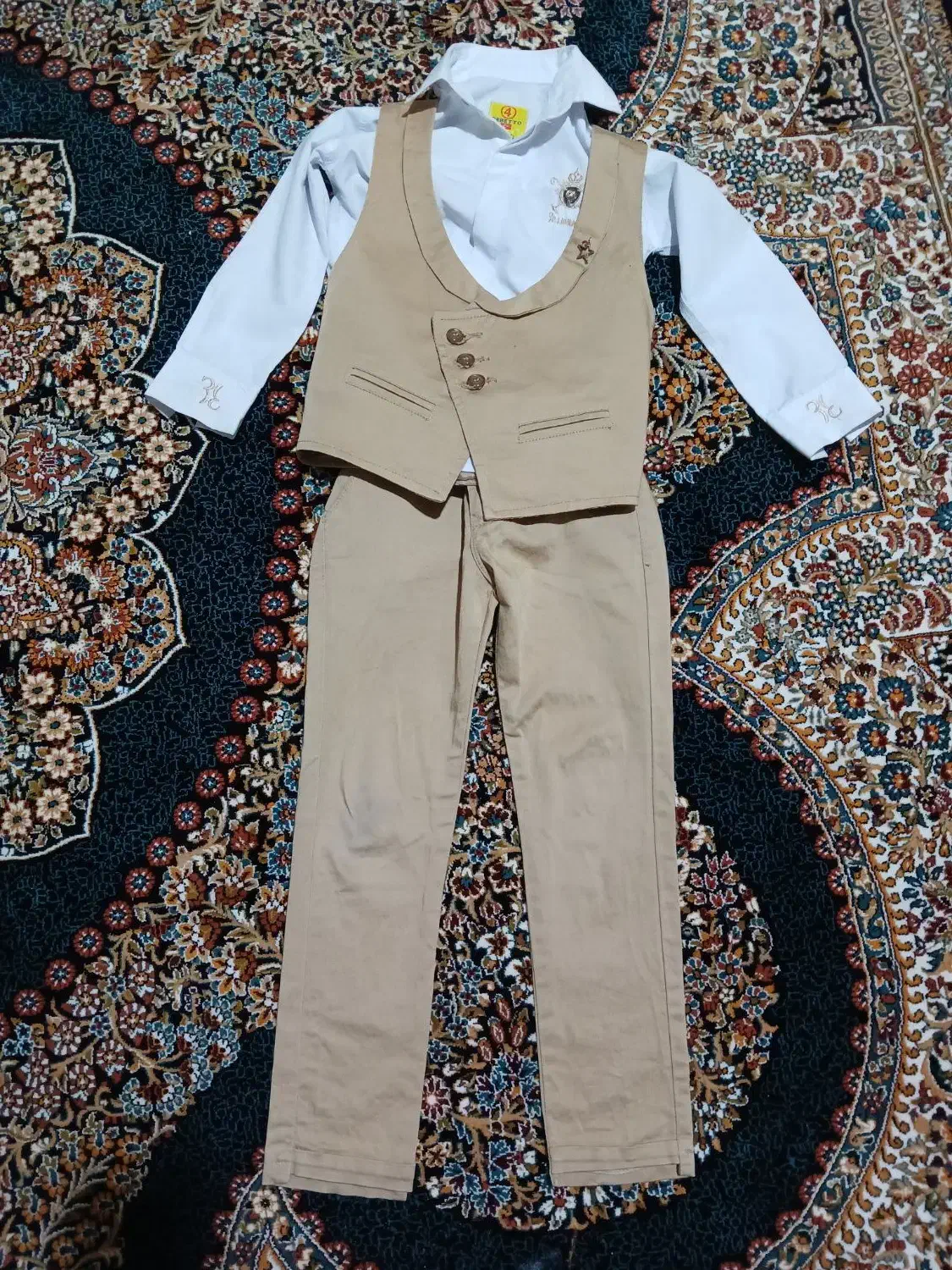 پیراهن و شلوار و جلیقه مجلسی|کفش و لباس بچه|کرج, کمالشهر|دیوار