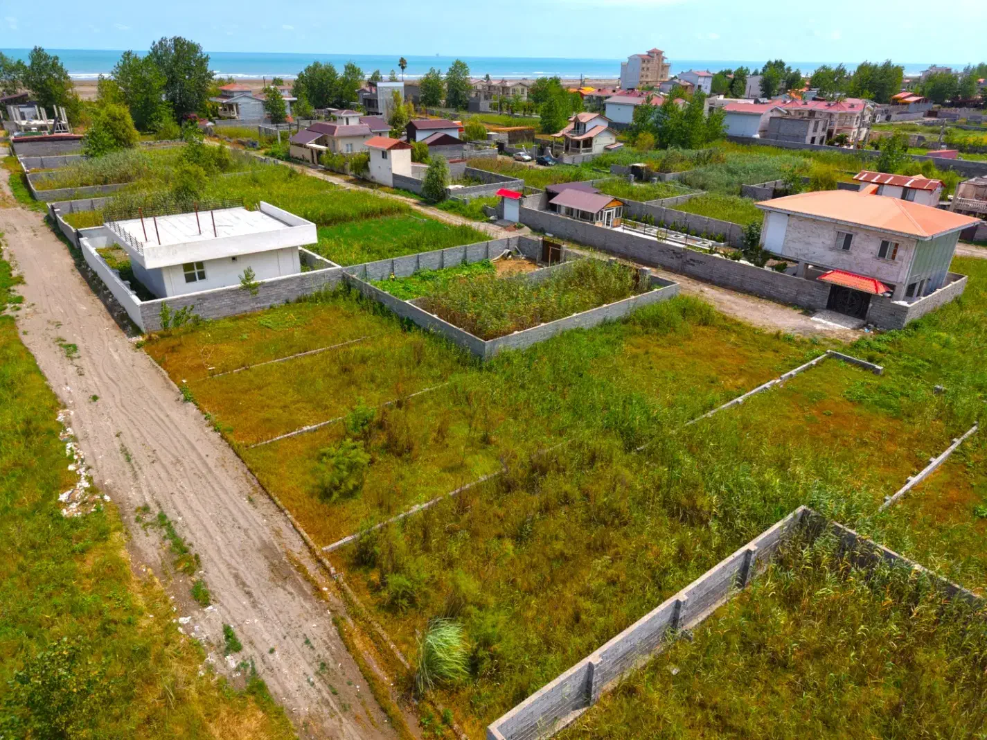 قطعه ساحلی داخل بافت ساخت و ساز باویو ابدی دریا|فروش زمین و ملک کلنگی|رشت, شهریاران|دیوار