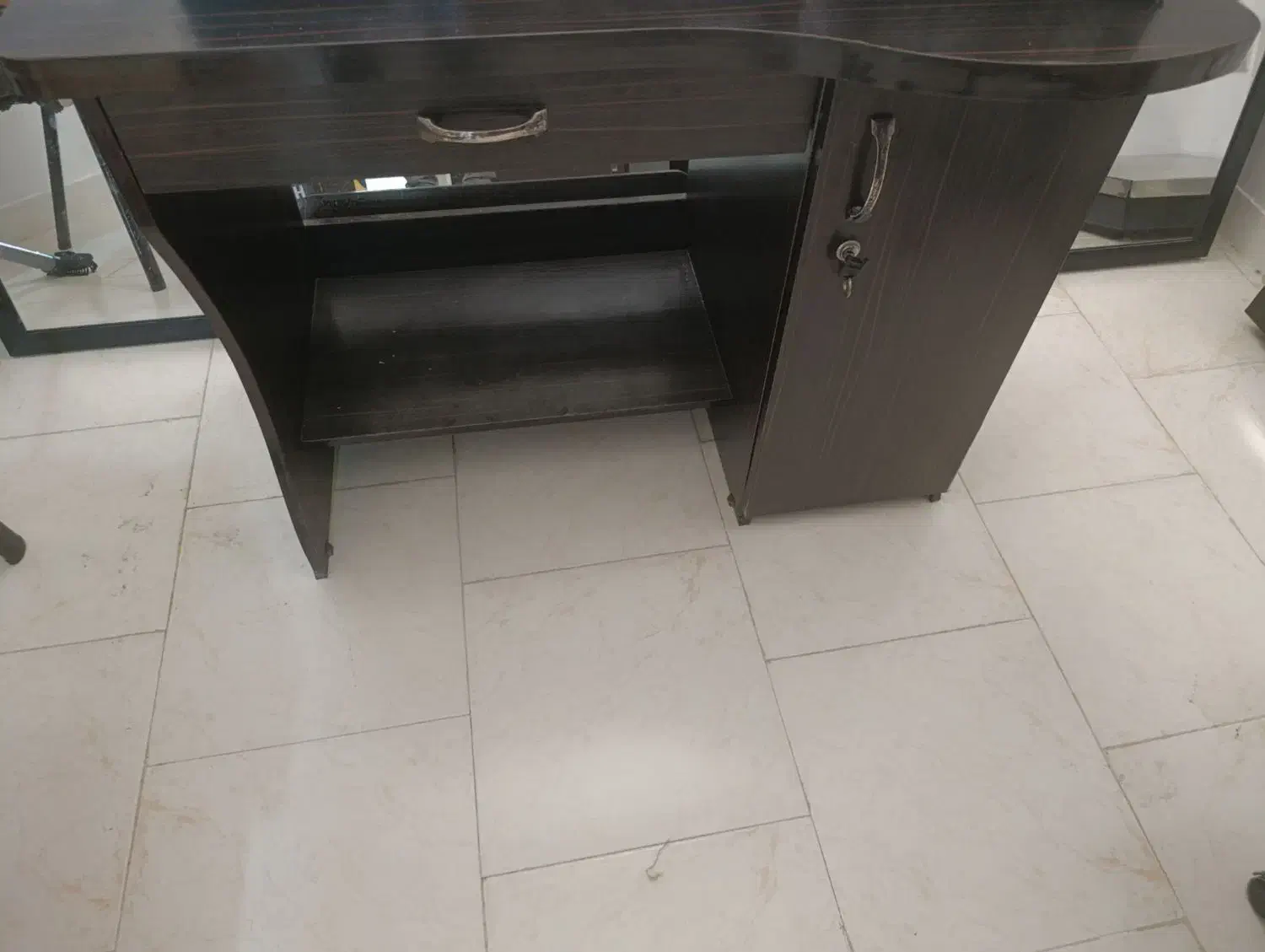 میز و صندلی|میز تحریر و کامپیوتر|بندرعباس, |دیوار