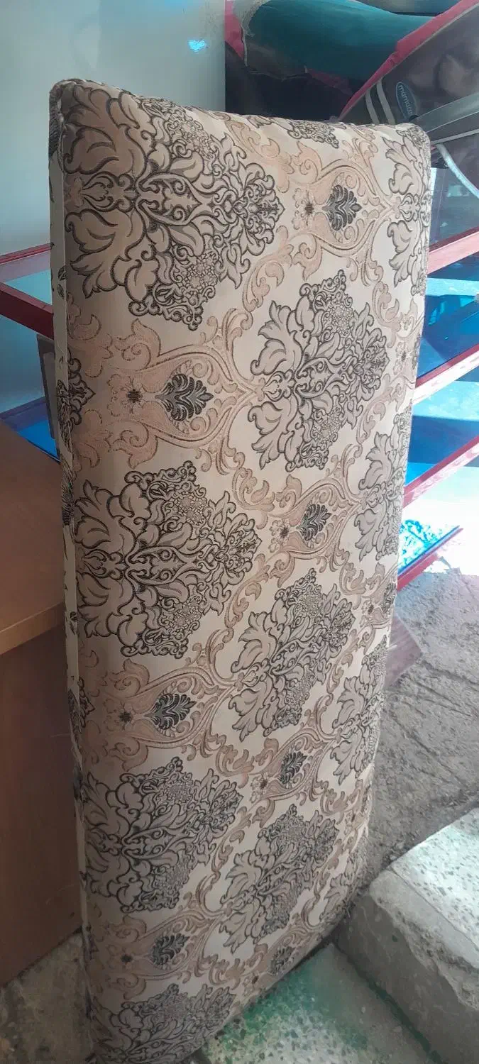 پشتی دورو درحدنونو سالم تمیز|پشتی|ایلام, |دیوار