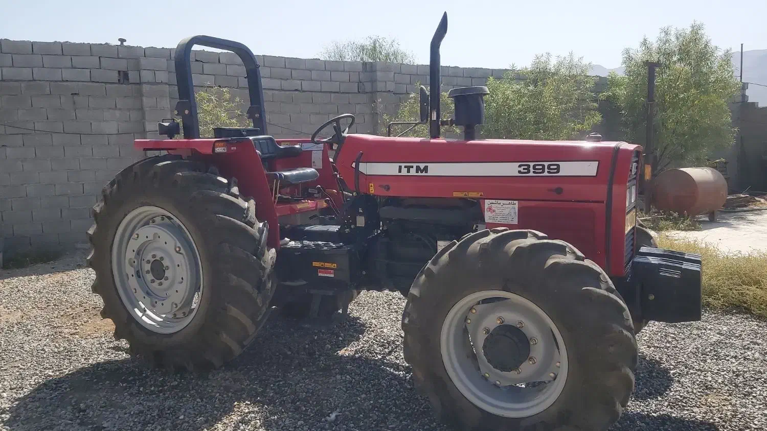 فروش تراکتور ۳۹۹ جفت در حد نو ۴۰۰ ساعت کار وسیکلو|ماشینآلات صنعتی|اصفهان, فرماندهی انتظامی اصفهان|دیوار
