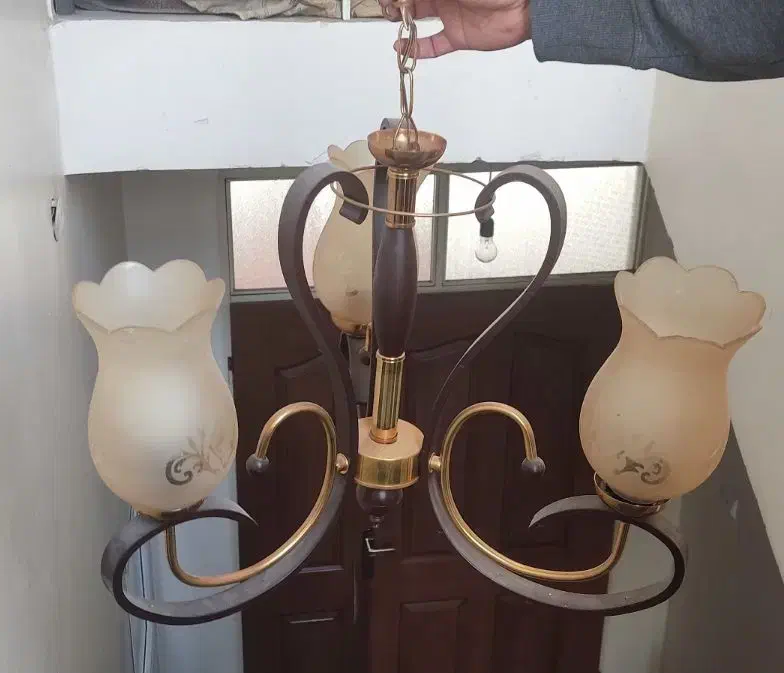 لوستر سه شاخه چوبی|لوستر و چراغ آویز|تبریز, |دیوار