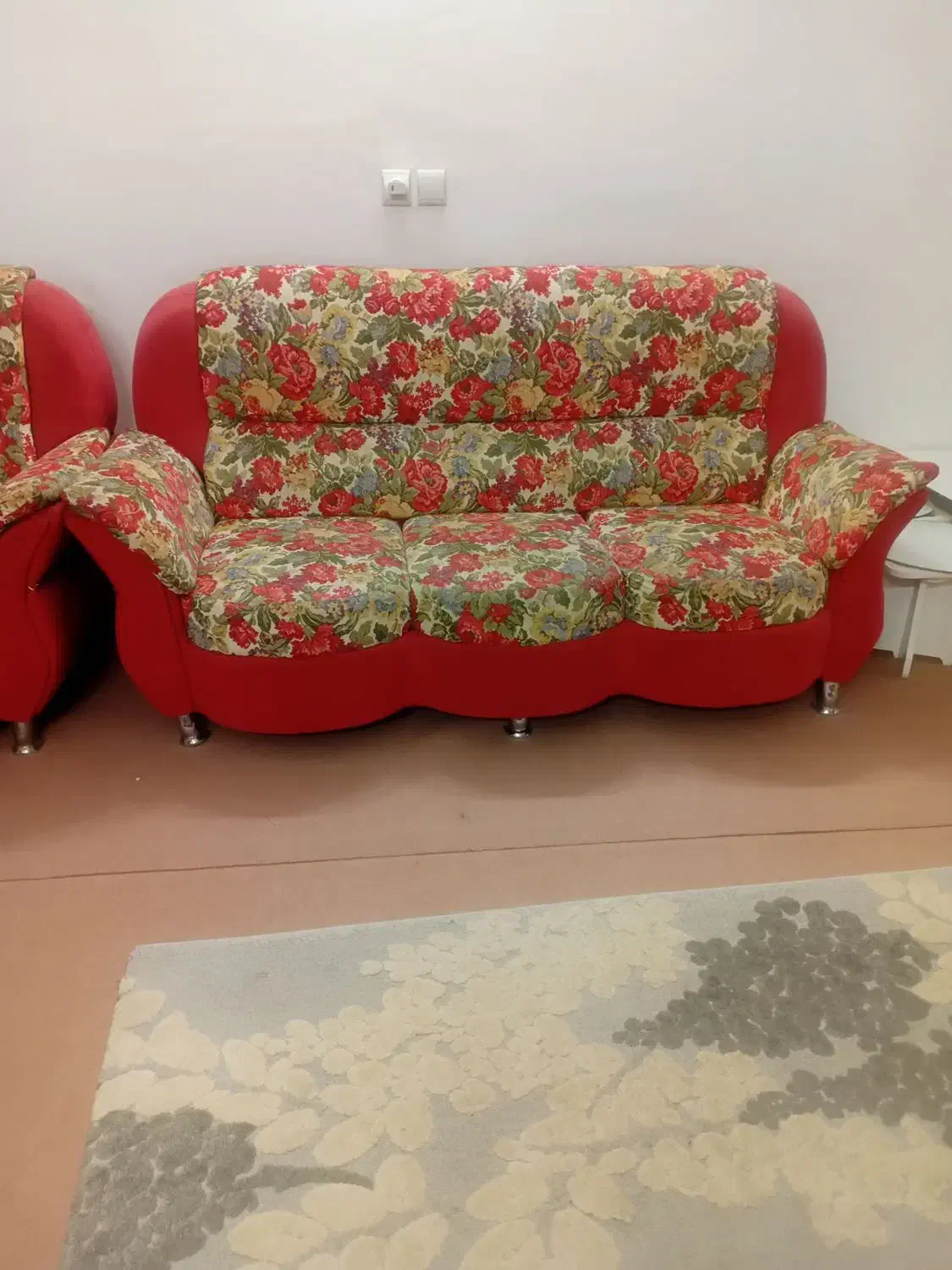 مبل دسته دوم راحتی درحد نو|مبلمان خانگی و میز عسلی|شاهینشهر, گرگاب|دیوار