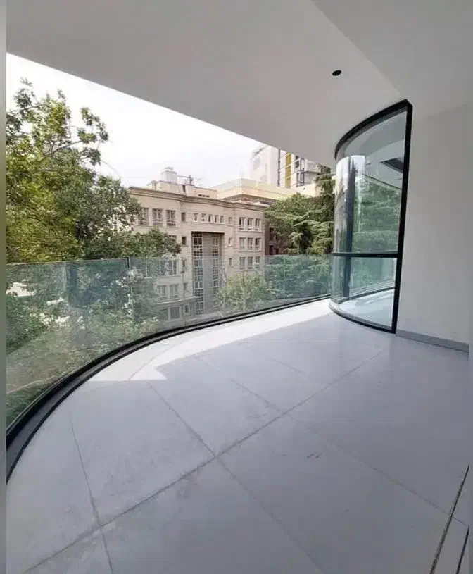 ۲۶۰ متری/ بر مطهری/ طبقه دوم/ ۲ پارکینگ غیر درگیر|فروش آپارتمان|اصفهان, عباس‌آباد|دیوار
