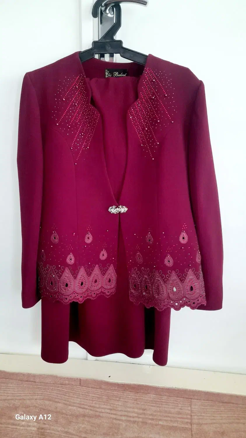 کت و دامن|لباس|مرند, |دیوار