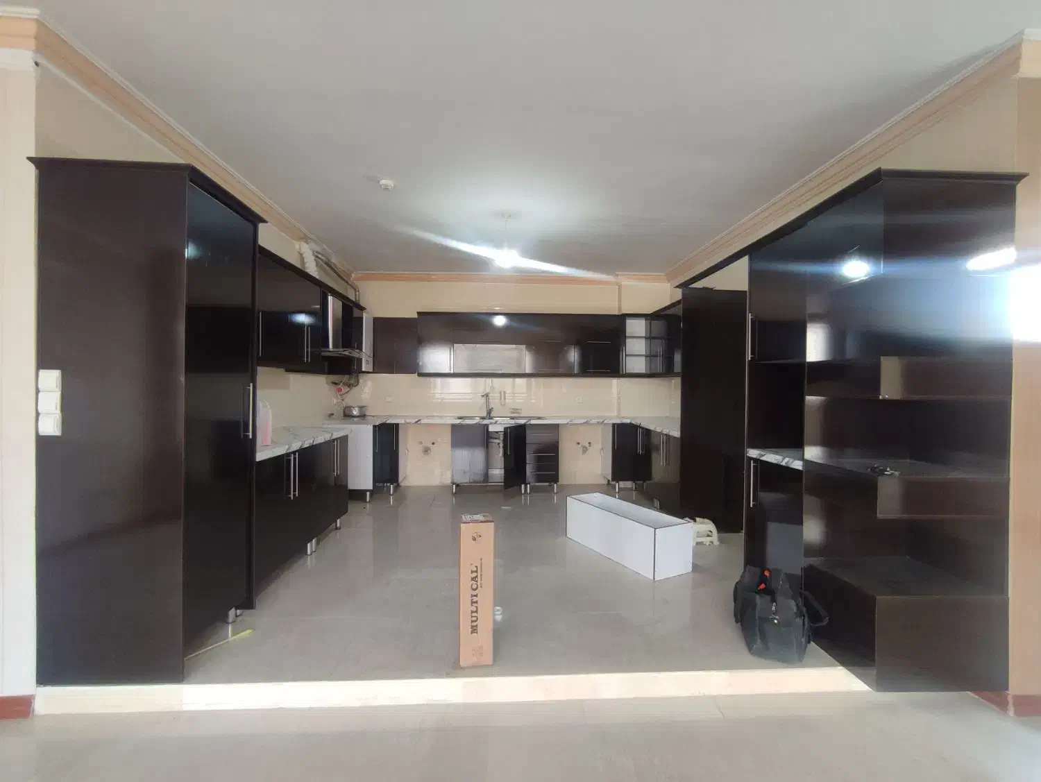 نصب برچسب روی کابینت، سرامیک، گچ|خدمات پیشه و مهارت|نیشابور, فردوس شمالی|دیوار