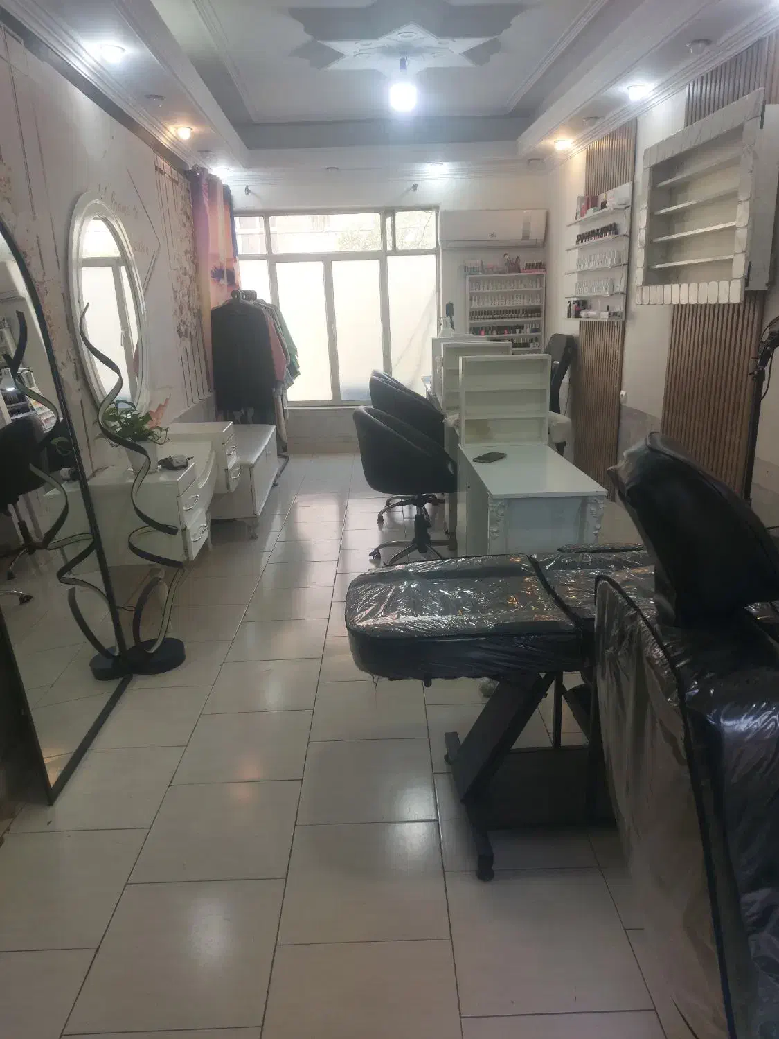 اجاره در لاین ناخن، تتو بدن، اکستنشن مو و مژه|خدمات آرایشگری و زیبایی|تهران, مینای شمالی (مخبر)|دیوار