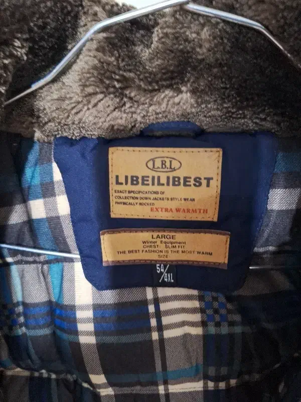 کاپشن|لباس|تهران, استخر|دیوار