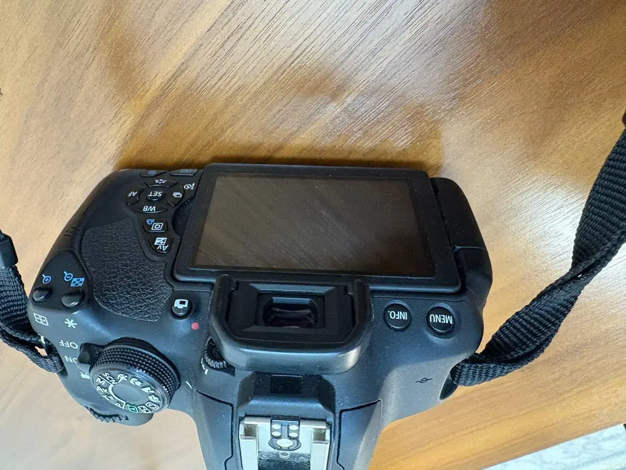 دوربین کنون 700d در حد|دوربین عکاسی و فیلم‌برداری|اراک, |دیوار