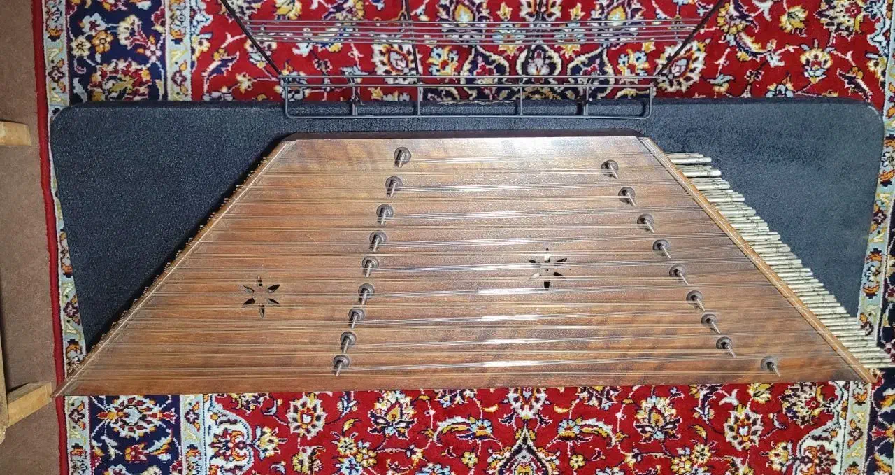 سنتور تک مهر موسوی|سازهای سنتی|رشت, پل تالشان|دیوار