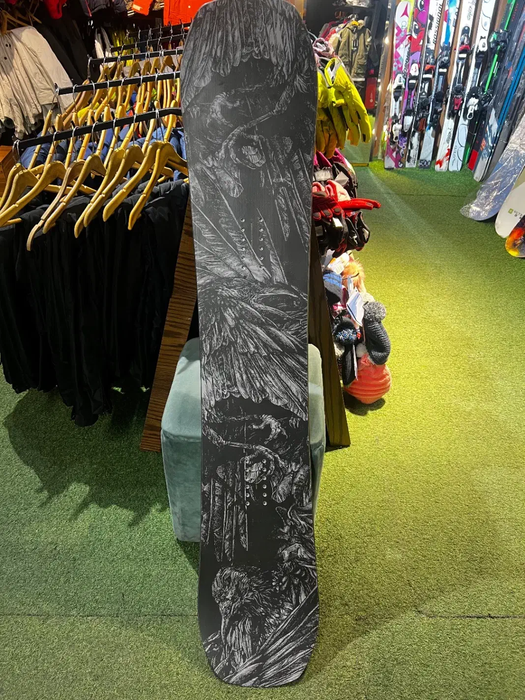 نیچ اسنوبرد ساخت کشور اتریش ۱۴۹|ورزش‌های زمستانی|تهران, سیمای ایران|دیوار