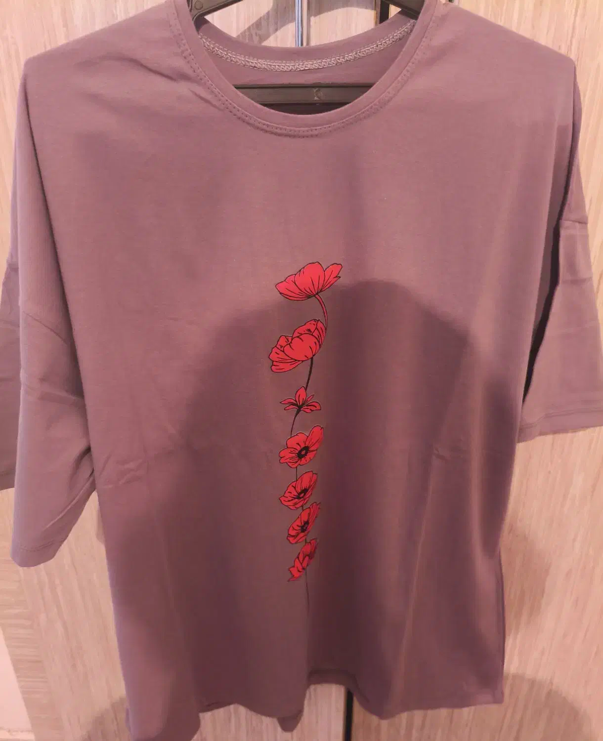 تیشرت با کسی لش|لباس|بردسیر, |دیوار