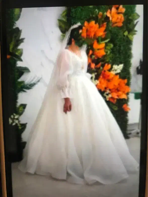 لباس عروس|لباس|قروه, |دیوار