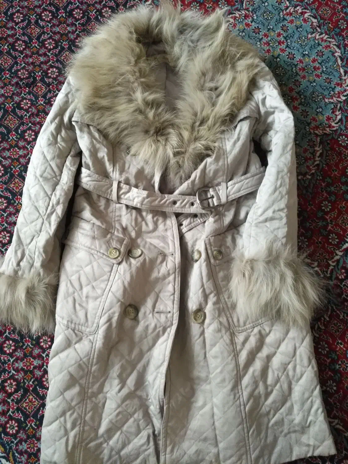 کاپشن خز دار|لباس|نی‌ریز, |دیوار