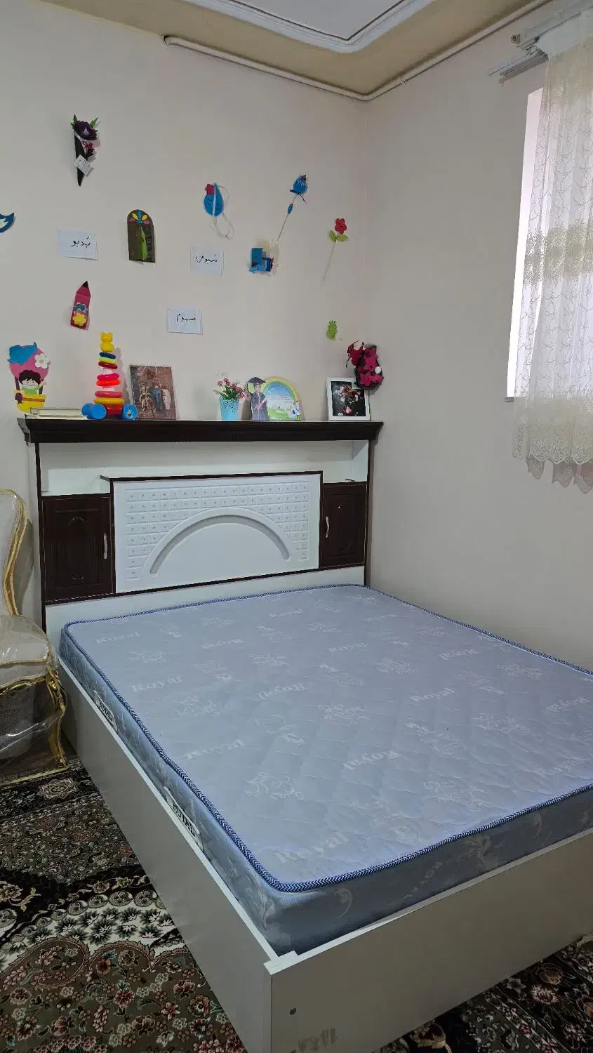 سرویس خواب در حد نو با میز آرایش|تخت و سرویس خواب|بیرجند, |دیوار