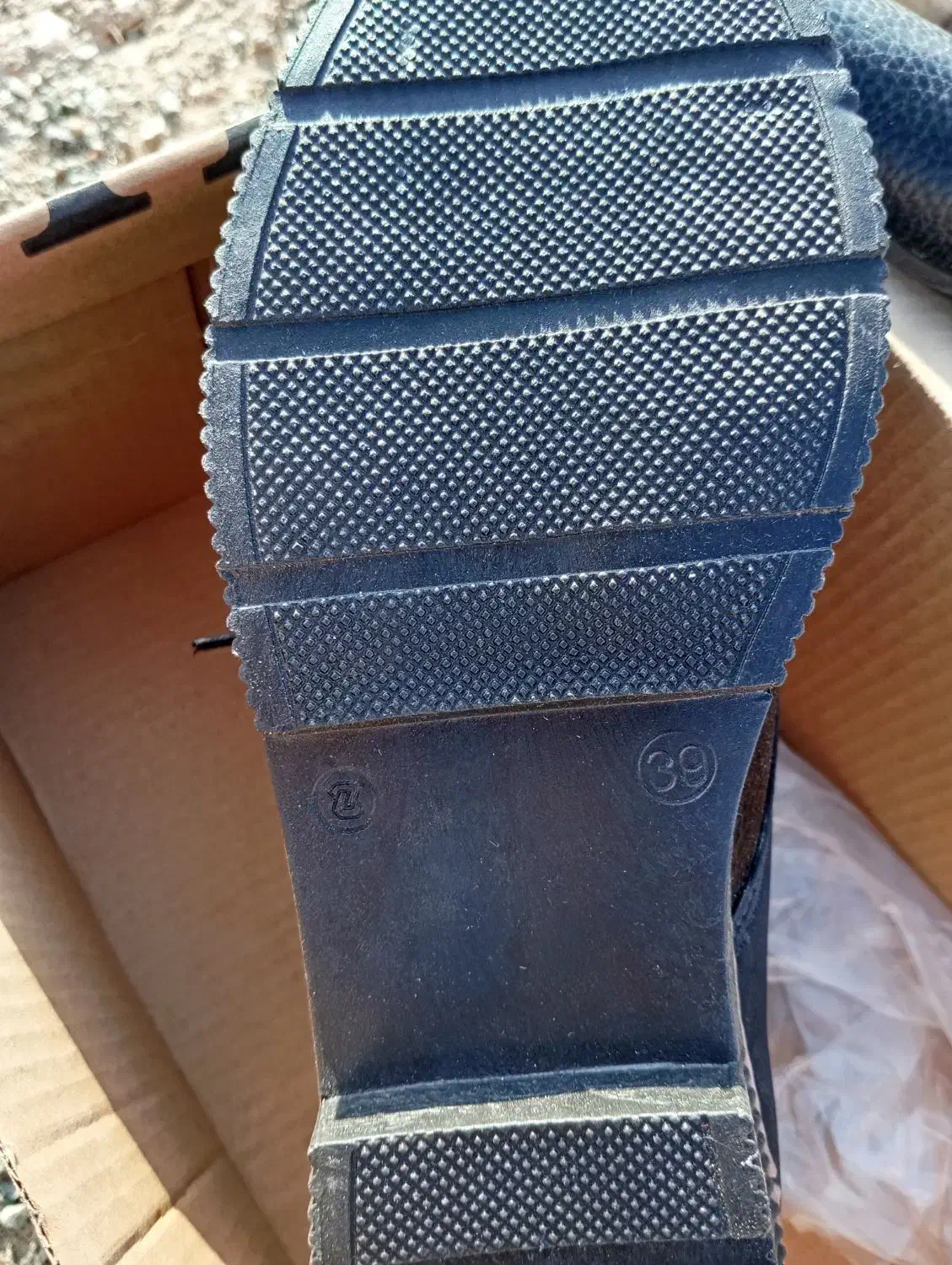 کفش|کیف، کفش، کمربند|بیرجند, |دیوار