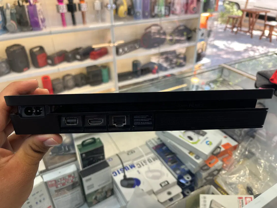 Ps4 slim 1TB|کنسول، بازی ویدئویی و آنلاین|شیراز, زند|دیوار