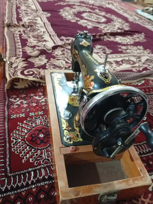 چرخ خیاطی قدیمی|چرخ خیاطی و ریسندگی|گنبد کاووس, |دیوار