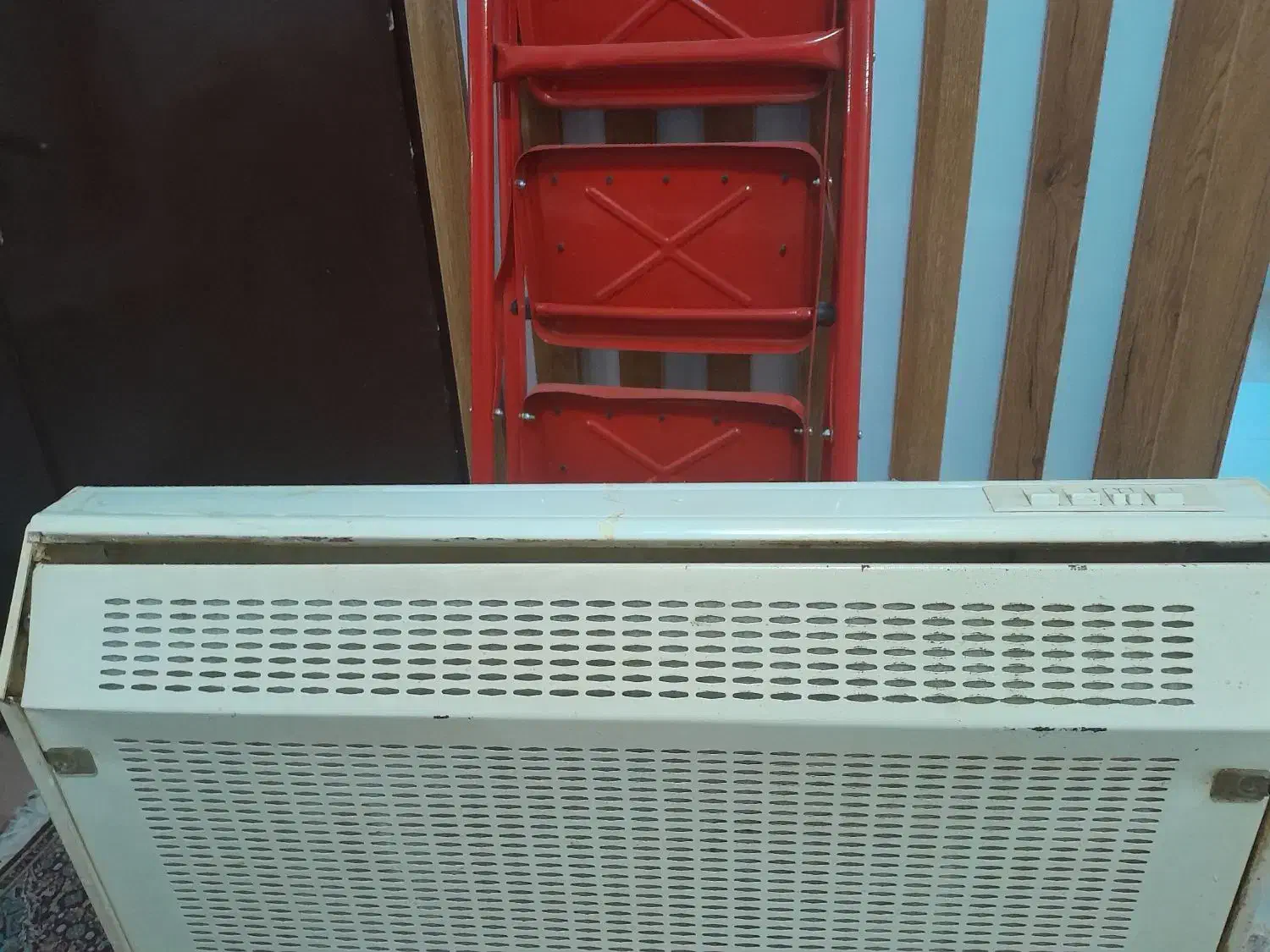 هود|هود|خوی, |دیوار