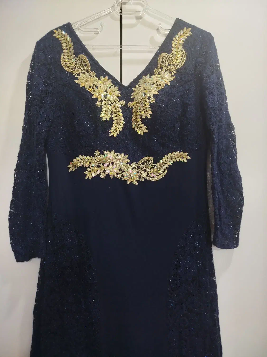 لباس مجلسی|لباس|کلاله, |دیوار