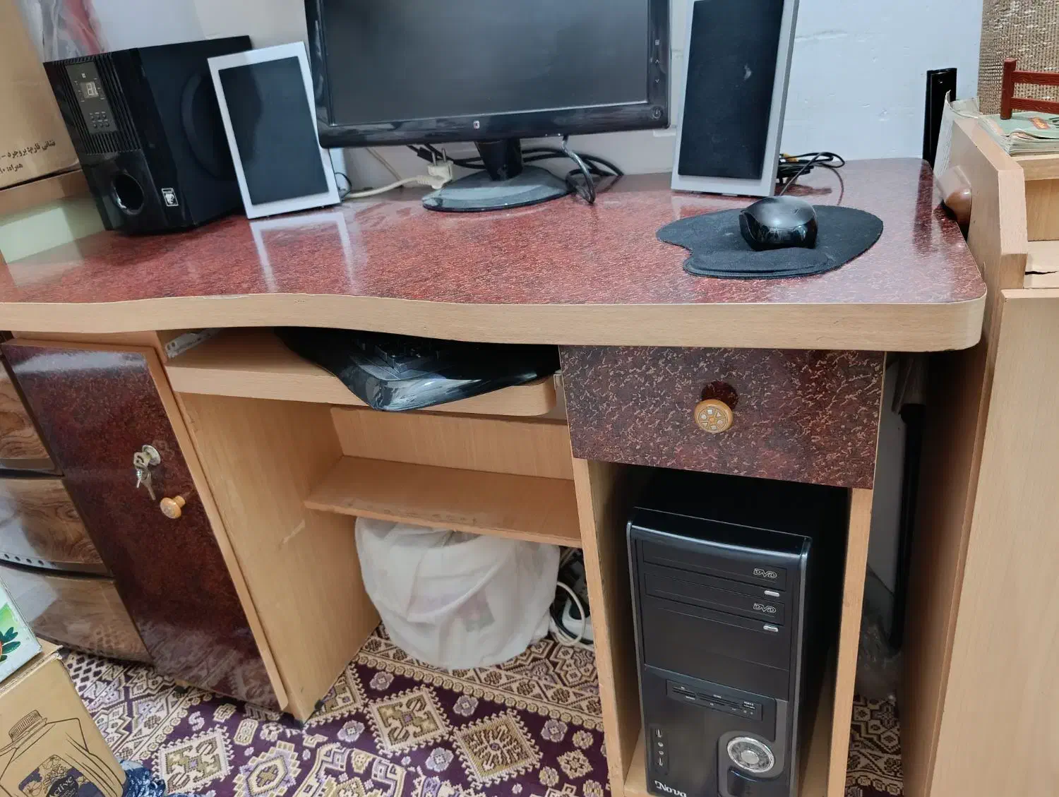 میز کامپیوتر|میز تحریر و کامپیوتر|بروجرد, |دیوار