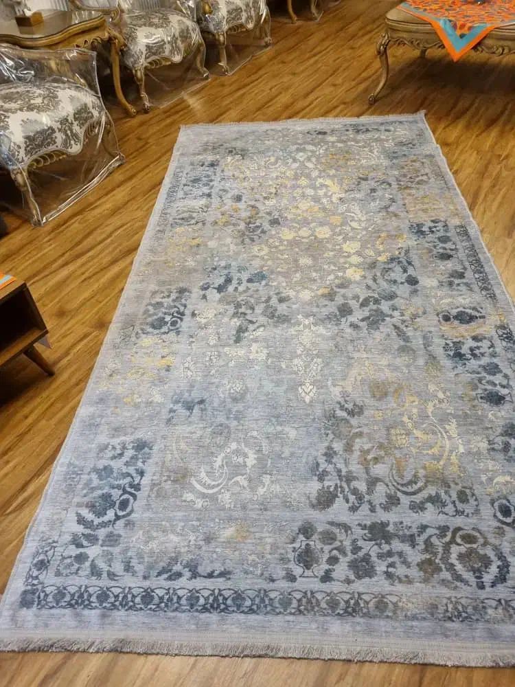 قالی مدما|فرش|اصفهان, مسجد مصلی|دیوار