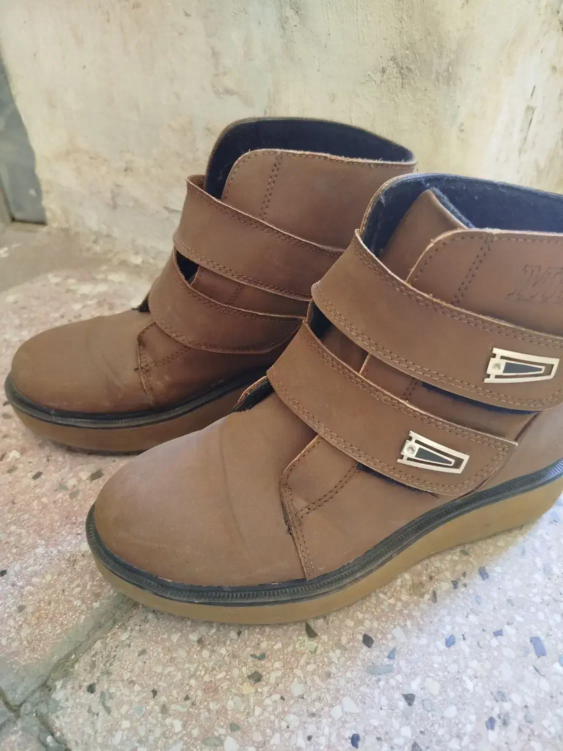 کفش زنانه قیمت۲۰۰ هزار...کفش پسرانه ، ۱۳۰ هزار|کیف، کفش، کمربند|همدان, |دیوار