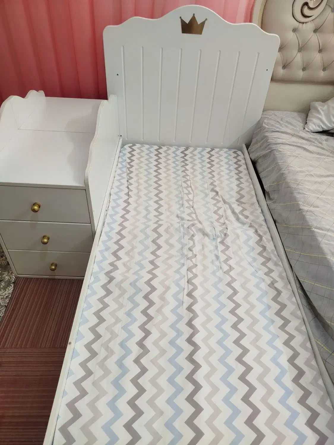 سرویس تخت کودک و نوجوان|تخت و صندلی بچه|سبزوار, هویزه|دیوار