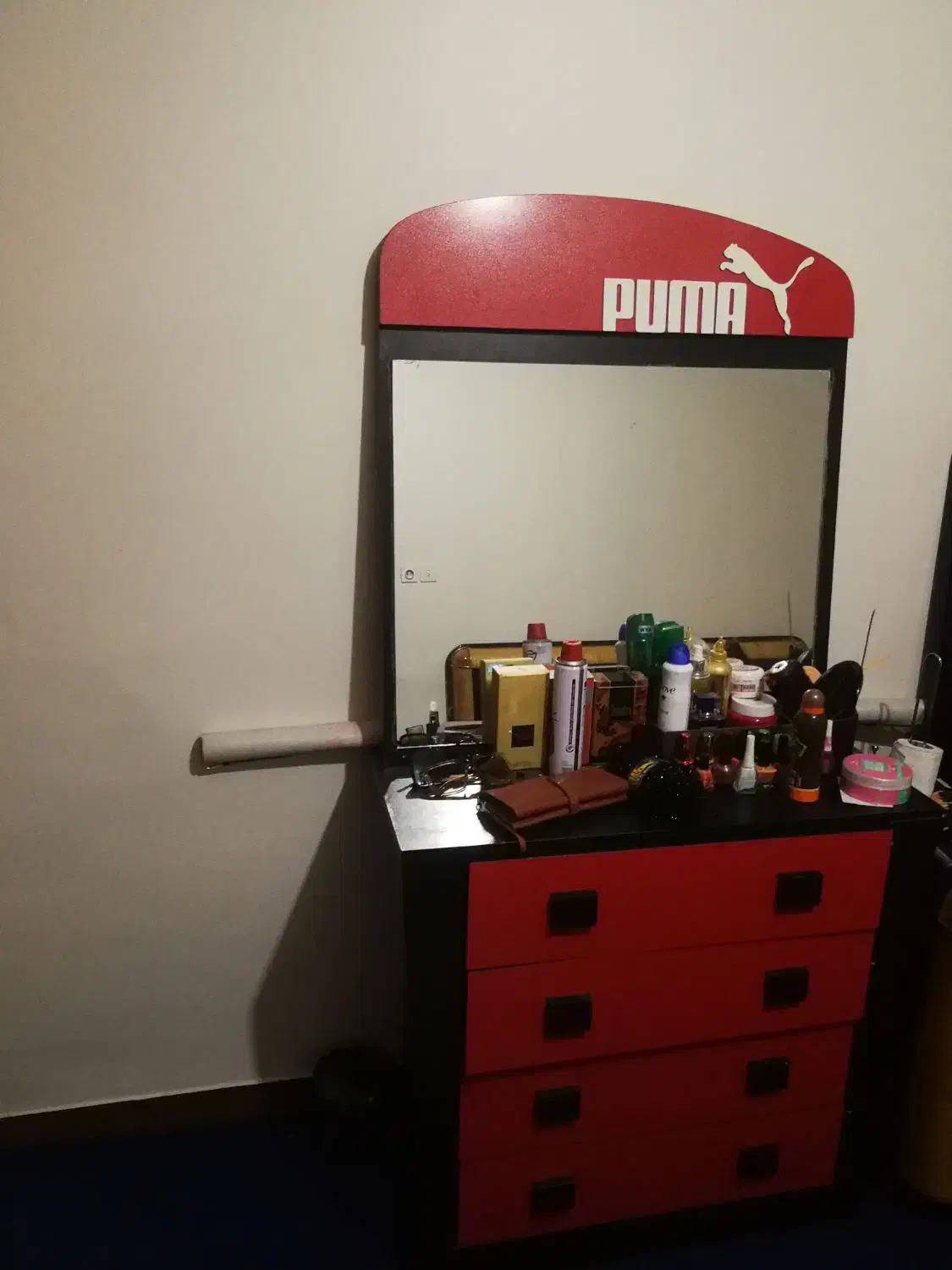 تعدادی ازوسایل منزل به دلیل مهاجرت|مبلمان خانگی و میز عسلی|فولادشهر, B6|دیوار