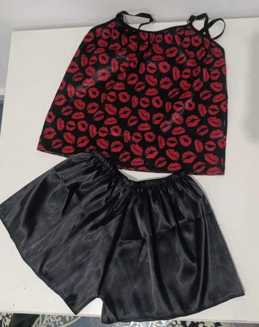 لباس|لباس|دهلران, |دیوار