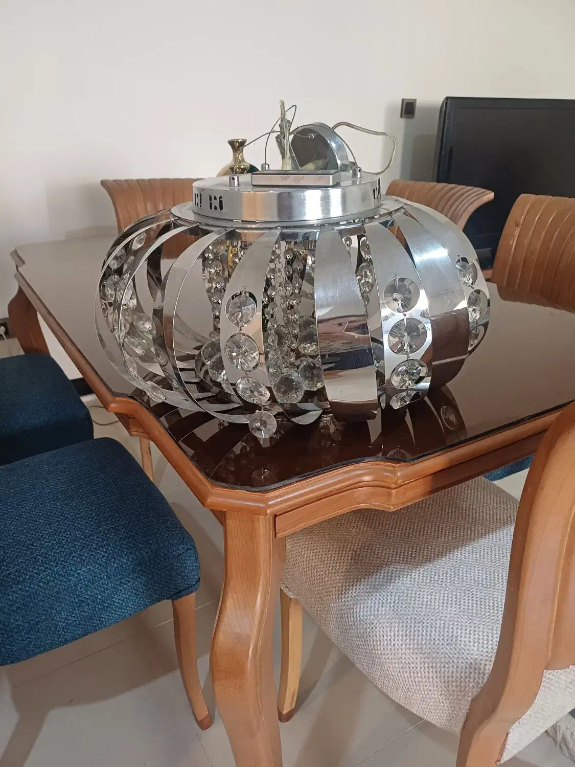 لوستر همراه با کنترل که از کنترل استفاده نشده|لوستر و چراغ آویز|تهران, آبشار تهران (دریاچه)|دیوار