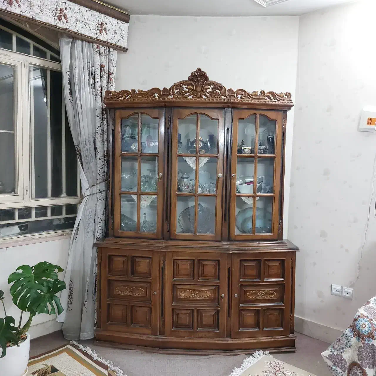 کمد و ویترین|بوفه، ویترین، کنسول|فولادشهر, فولادشهر|دیوار