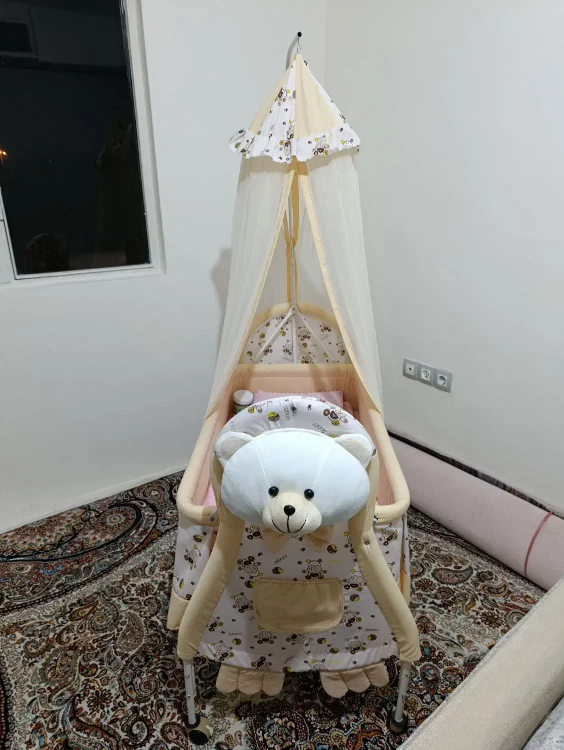 گهواره|تخت و صندلی بچه|قزوین, |دیوار