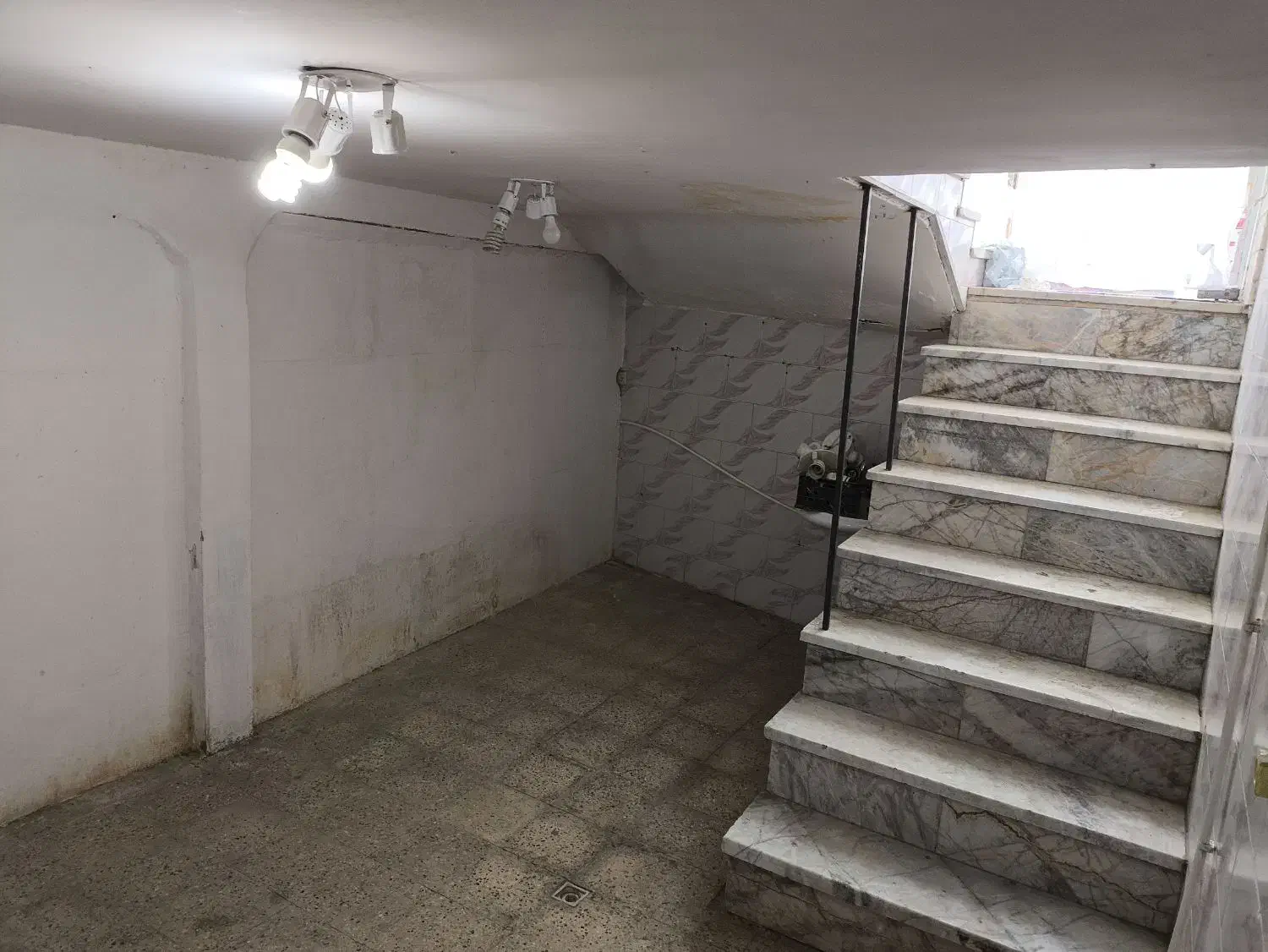 اجاره زیر زمینی در جانبازان (قاین)|اجارهٔ مغازه و غرفه|قائن, |دیوار