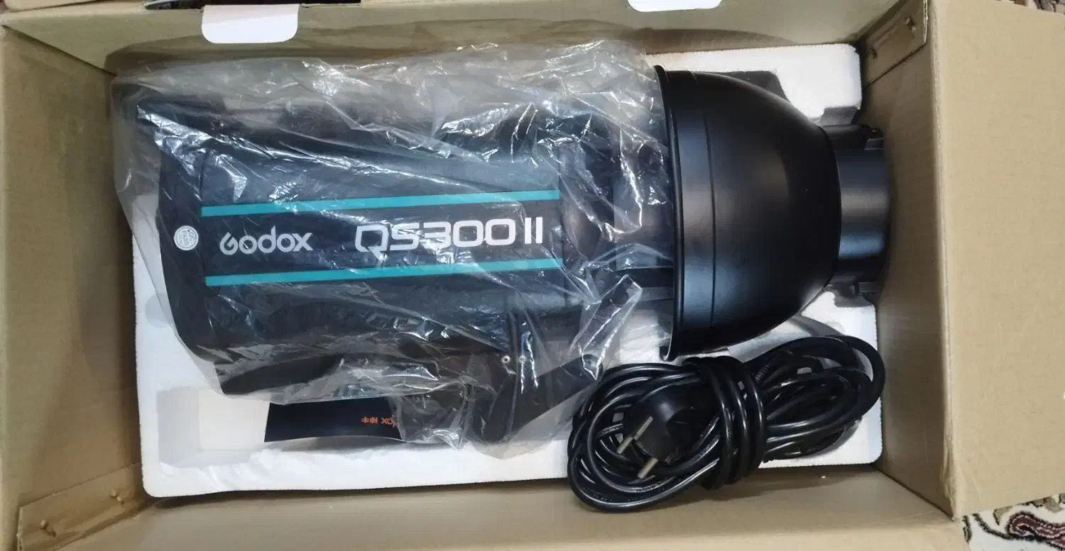 فلاش استودیویی Godox QS300II نو و آکبند|دوربین عکاسی و فیلم‌برداری|رشت, جهاد|دیوار