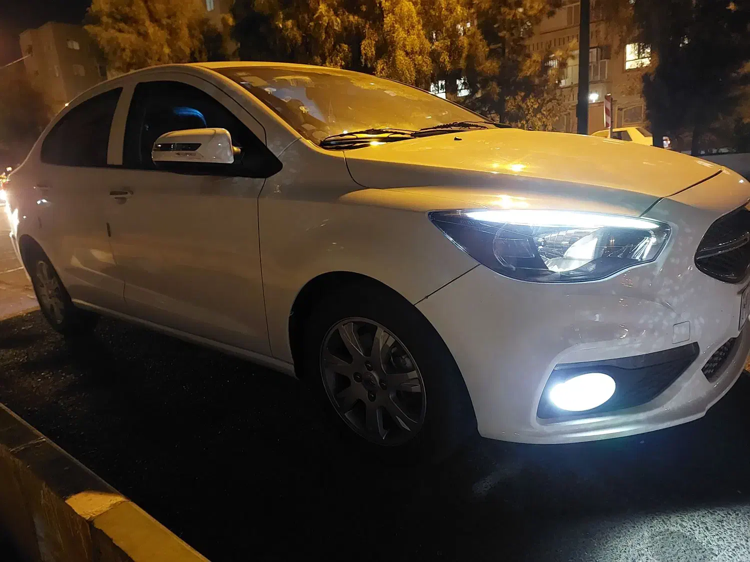 شاهین مدل ۴۰۳ توربو بدون سانروف به رویت|خودرو سواری و وانت|قم, پردیسان|دیوار