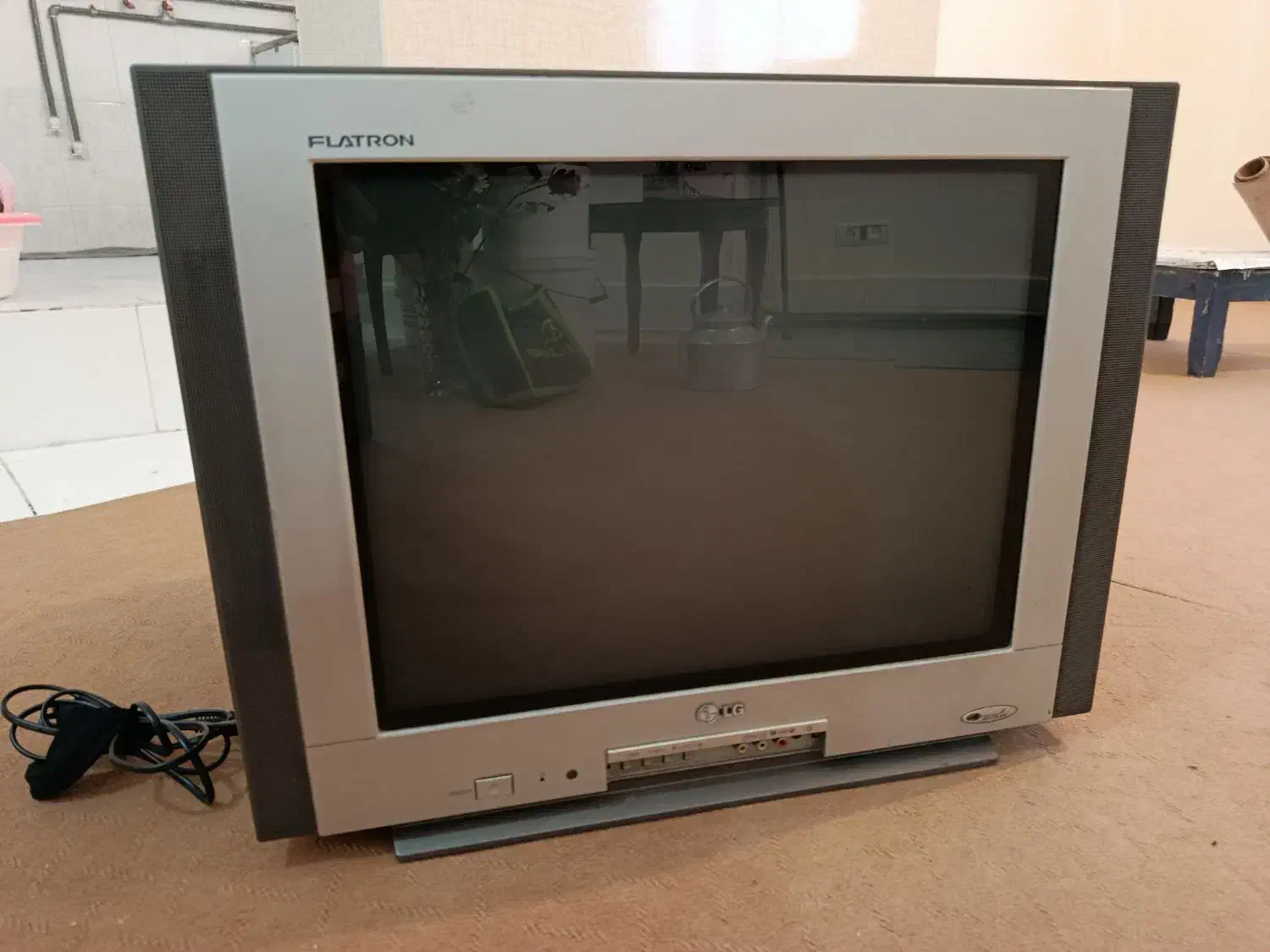 تلویزیون 21 اینچ LG|تلویزیون و پروژکتور|خوی, |دیوار