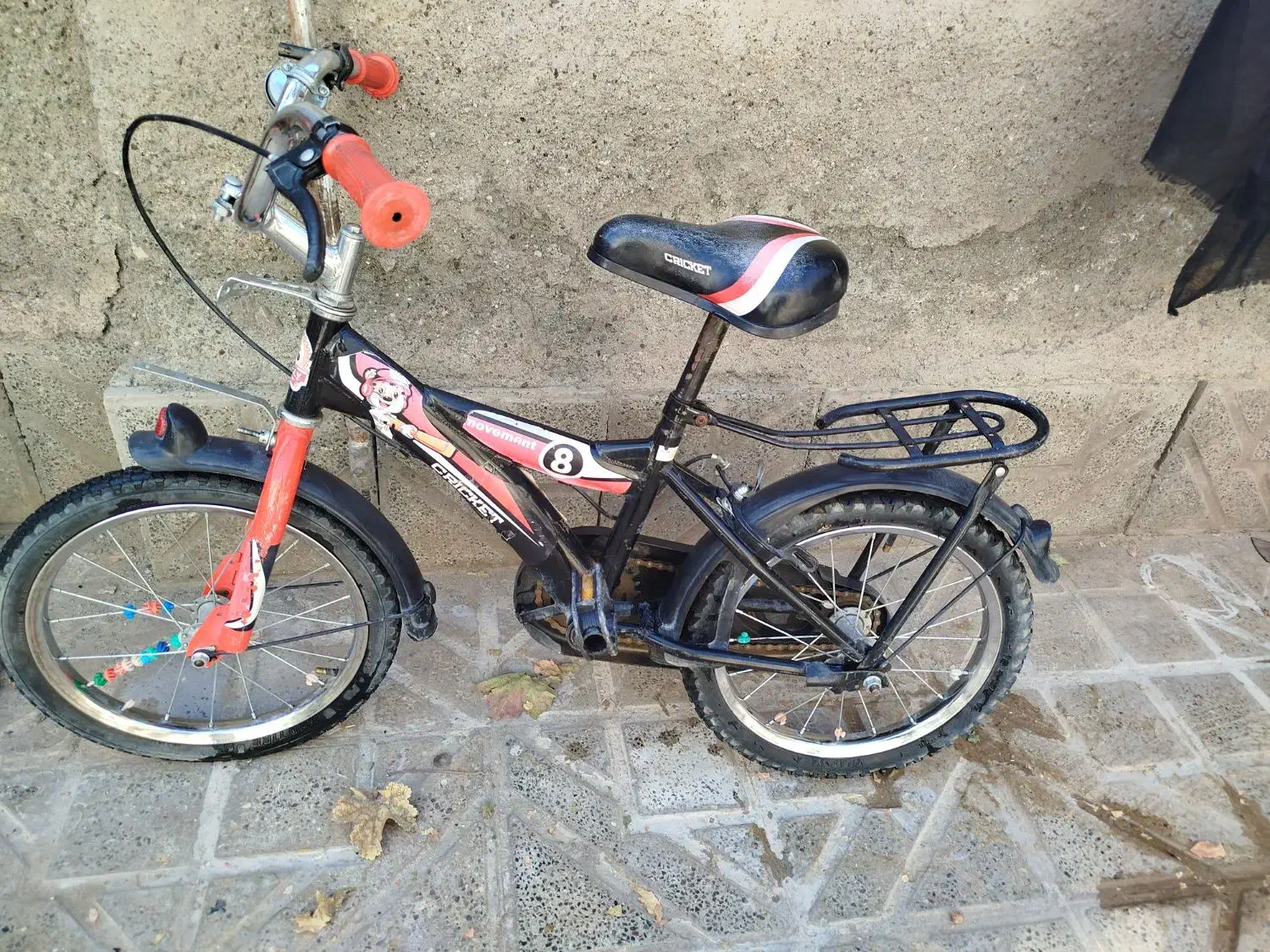 دوچرخه|دوچرخه، اسکیت، اسکوتر|زاوه, |دیوار