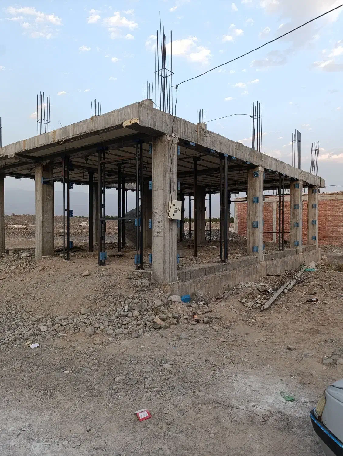 اجرای وال پست نبشی کشی و کاشت میلگرد|خدمات پیشه و مهارت|جیرفت, |دیوار