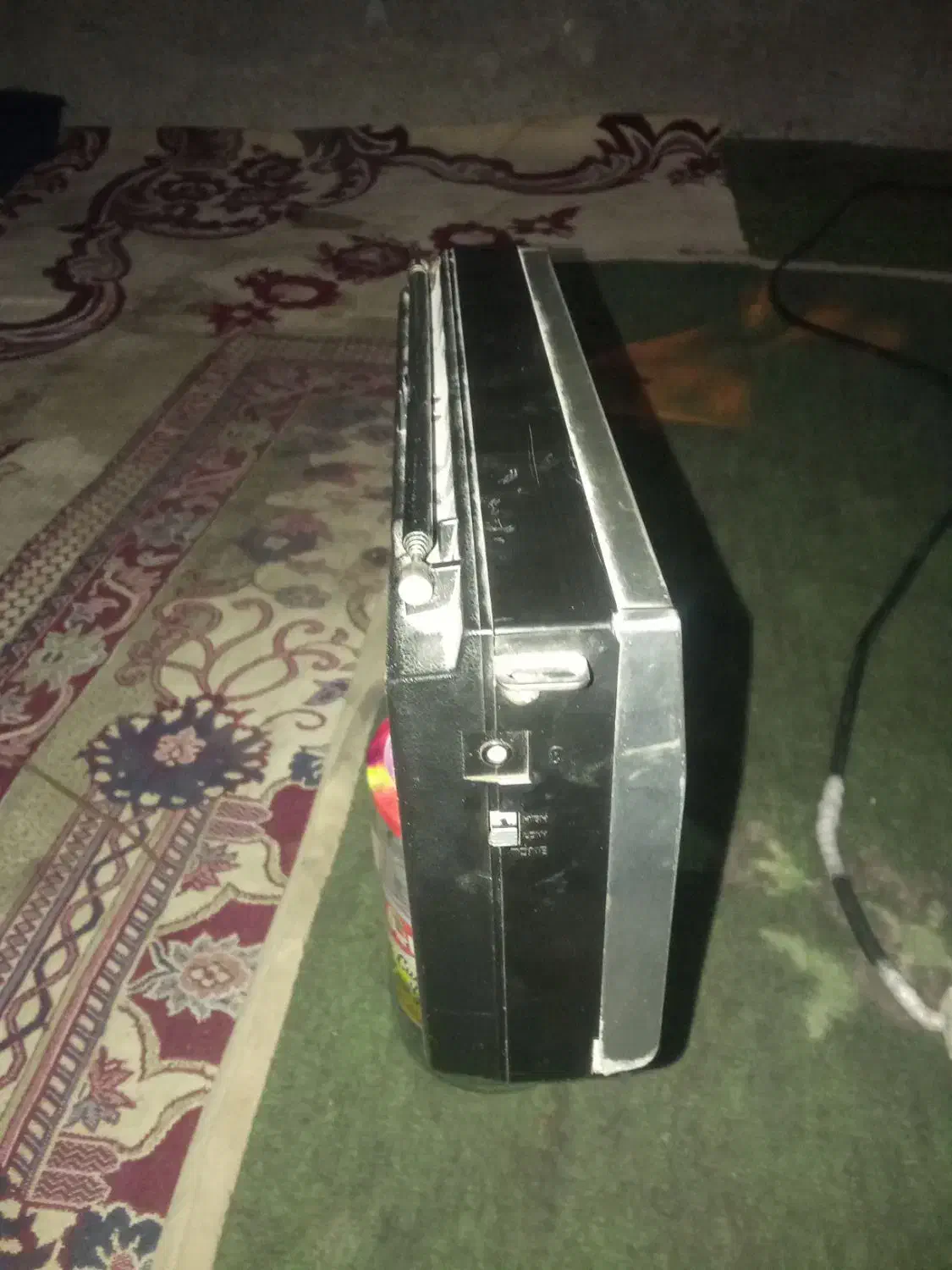 رادیو قدیمی سالم|کلکسیون اشیاء عتیقه|سیب و سوران, |دیوار