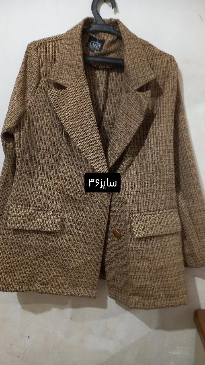 تعدادی مانتو|لباس|رشت, کوی فکوری|دیوار