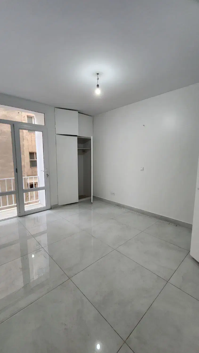 150متر به قیمت سه خوابه بزرگ کلید نخورده  شهرک غرب