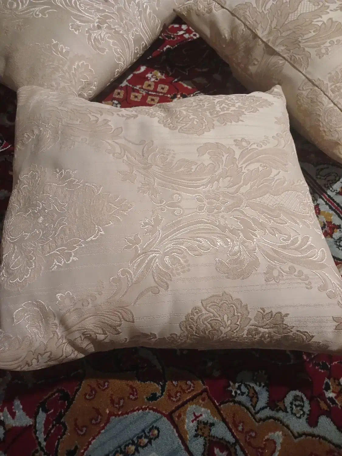 6عدد کوسن شیک وزیبا با بابهترین نوع پارچه|صنایع دستی و سایر لوازم تزئینی|کرمانشاه, |دیوار